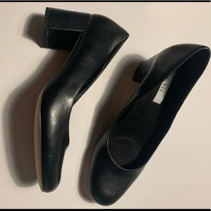 Black shoe - (pump) Chelsee size 8